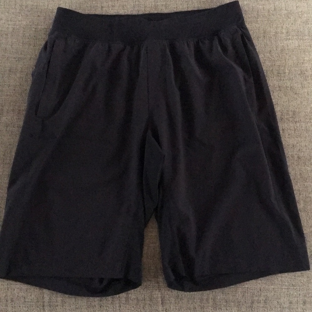 Lululemon black shorts large